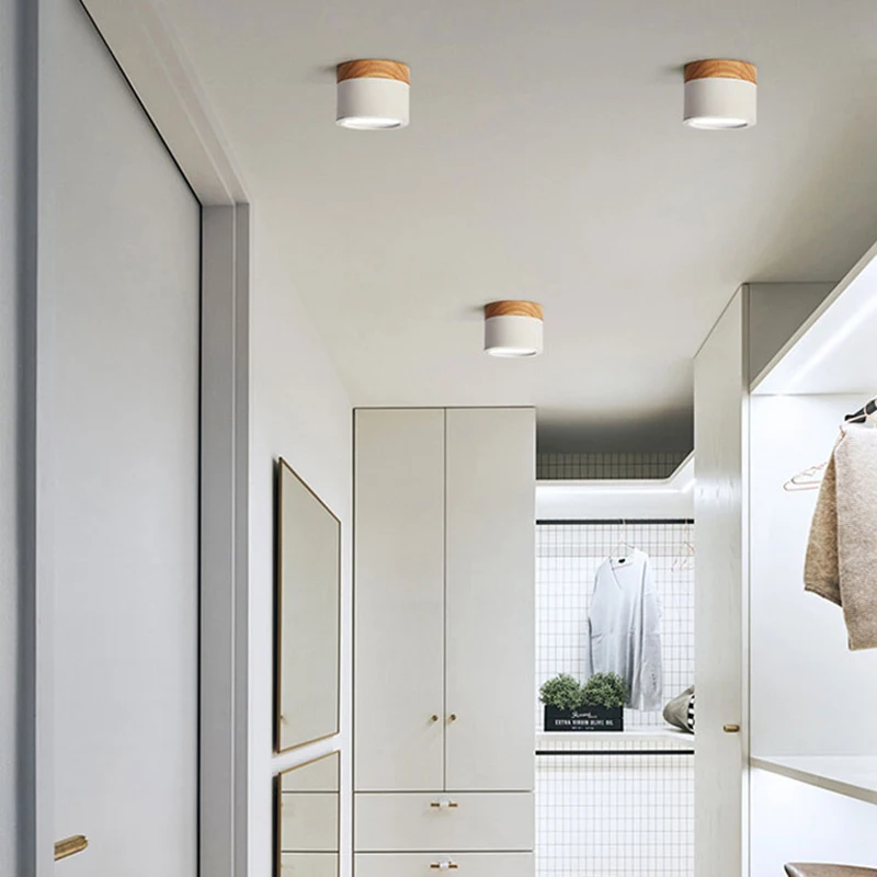 Светодиодный круглый простой светильник для коридора подходящий ко всему