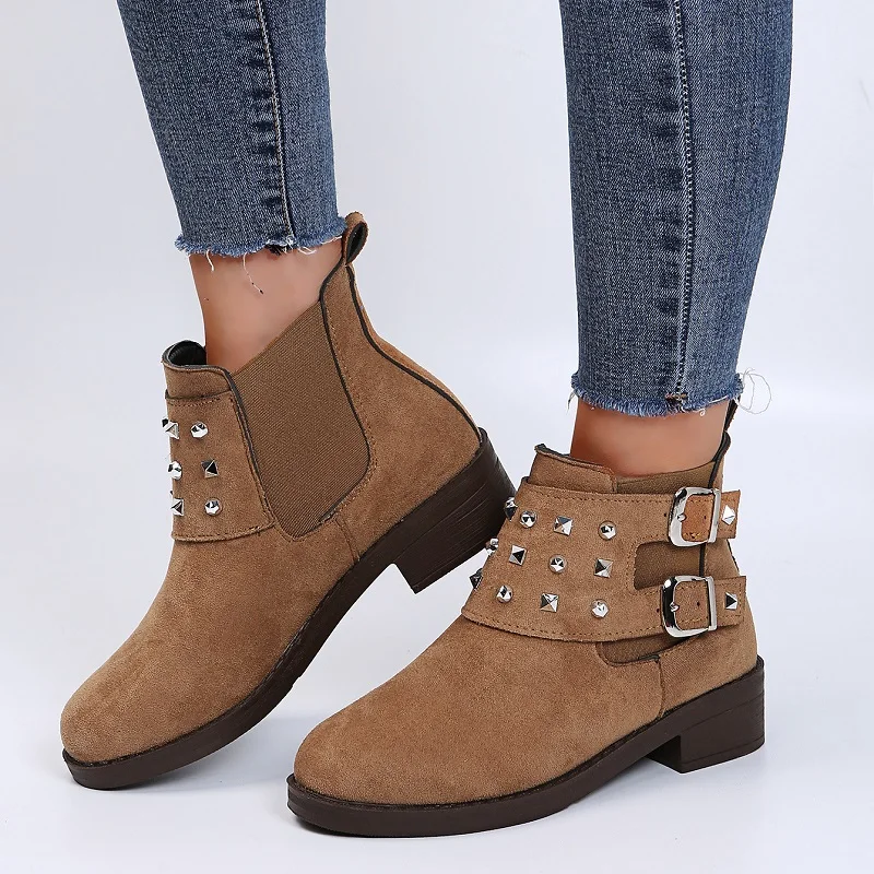 

Women Boots Goth Platform Rivets Boots Autumn Winter Plush Round Toe Chelsea Buckle Boot Botines De Mujer 2021 Sapatos Femininos