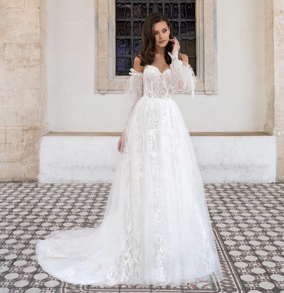 

Boho Wedding Dress A-Line Sweetheart Lantern Sleeve Lace Appliques Sequined Backless Tulle Floor Length Sweep Train Bride Gown