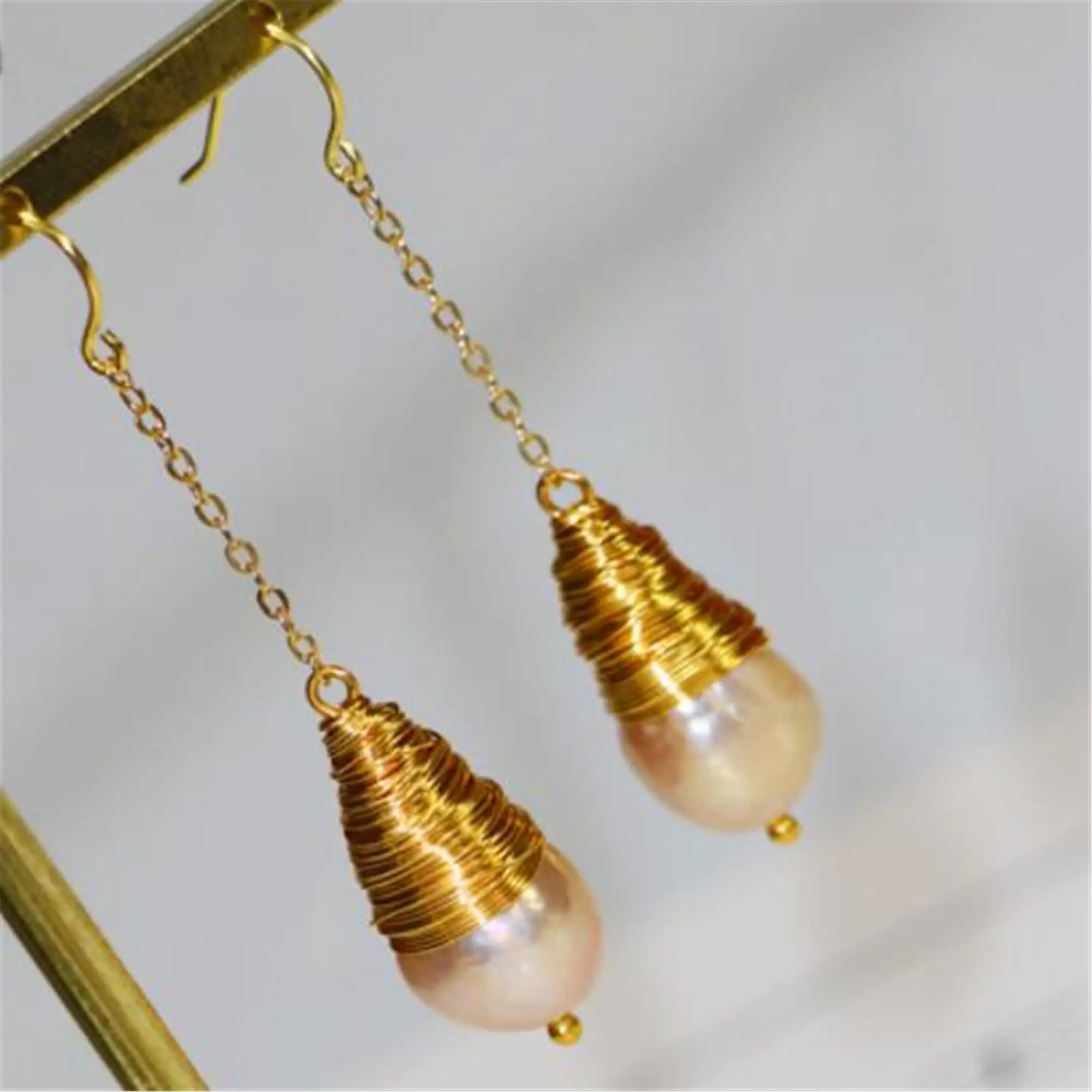

12-15mm Yellow Pink Baroque Pearl Earrings Gold Ear Drop Dangle Aurora Fashion Natural Gift Accessories Luxury Wedding