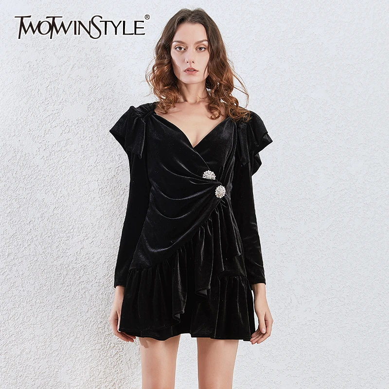 Женское мини платье TWOTWINSTYLE элегантное с v образным вырезом и длинным рукавом