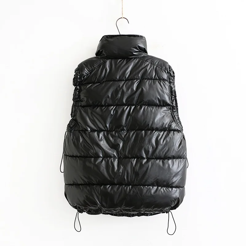 Женский жилет без рукавов зимний теплый больших размеров с воротником-стойкой