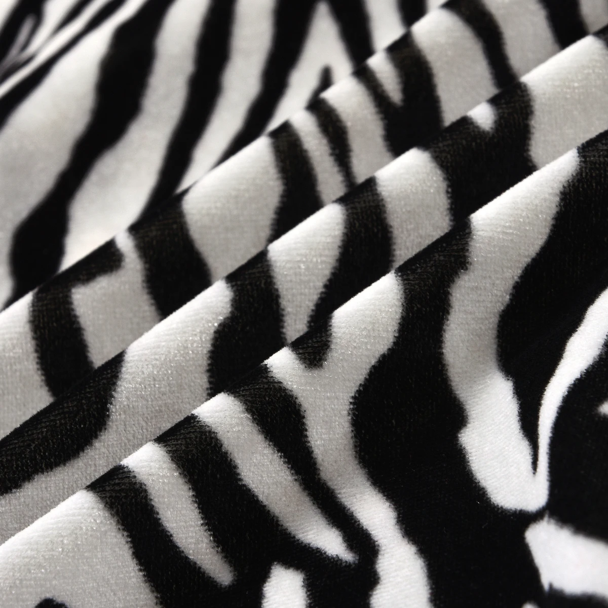 

OPPERIAYA Baby Girls Dress Contrast Zebra Striped High Collar Long Style Knitting Elastic Force Velvet Dresses Black White