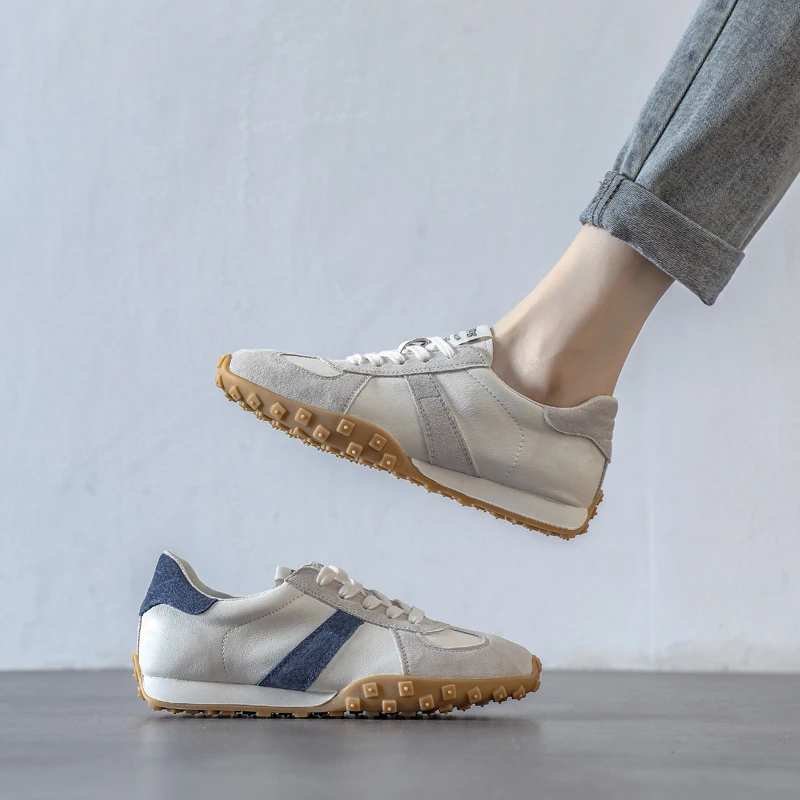 

Soft leather white shoes women comfortable casual shoes 2021 new Lace Up flat casual sports shoes women Running shoes summer