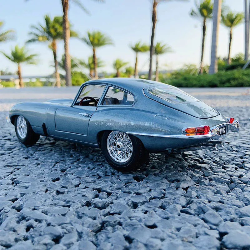 Bburago 1:18 Jaguar E type Coupe классический автомобиль из сплава Ретро модель автомобиля