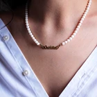 Ожерелье с именем на заказ от KristenCo, ожерелье с жемчужной цепочкой, Золотая подвеска, табличка с именем, ювелирные изделия для женщин, подарочные украшения
