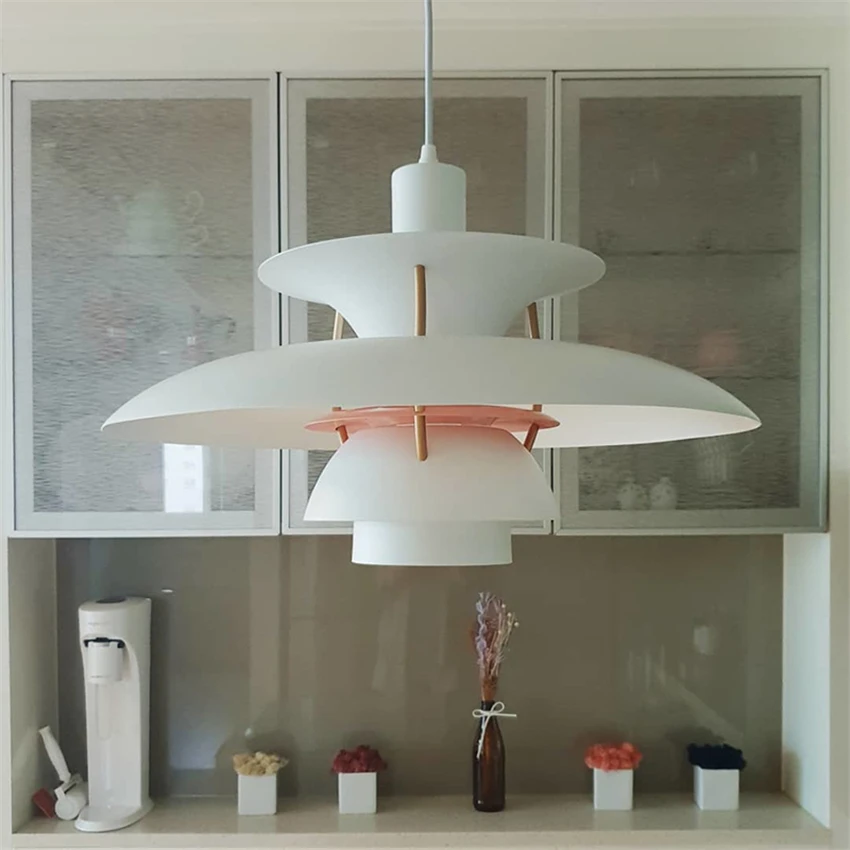Современные европейские подвесные светильники в виде летающей тарелки лампы