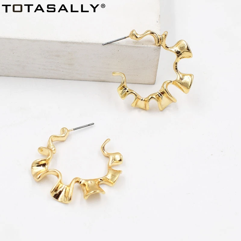 

TOTASALLY Women Hoop Earrings Fashion Designer Alloy Metal Style Earrings Open C Shape Ear Hoops Accessories Brincos