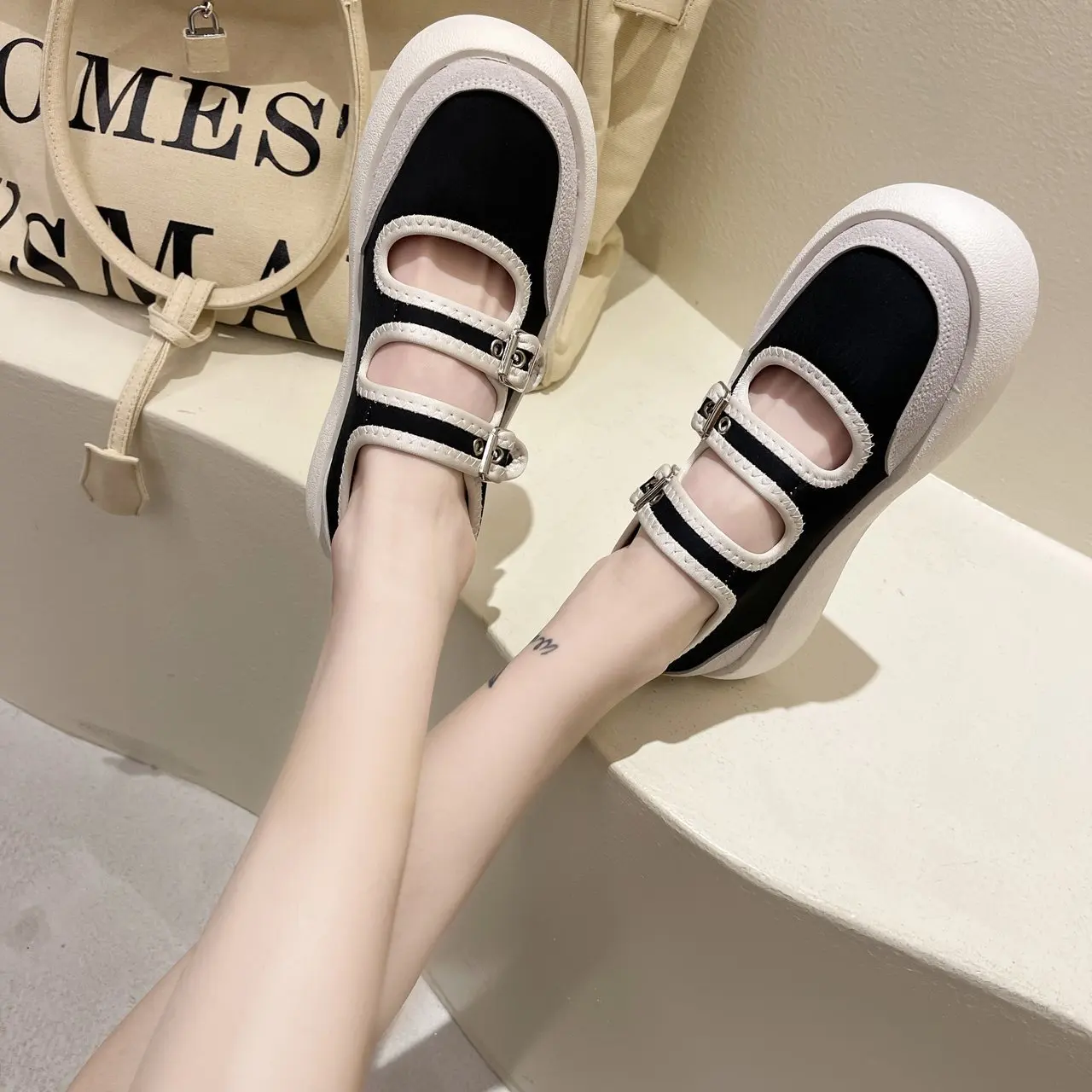 

Fashion women's shoes fashion single shoes women new thick bottom color matching buckle women's shoes universal women's shoes