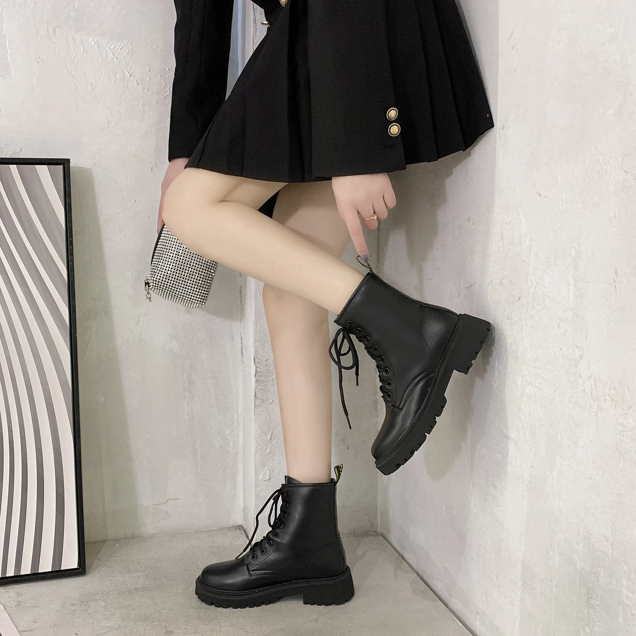 

2021 Punk Chunky Boots Round Toe Combat Martin Black Boots Platform Ladies Fashion Autumn Lace Up Ankle Boots For Women Shoes
