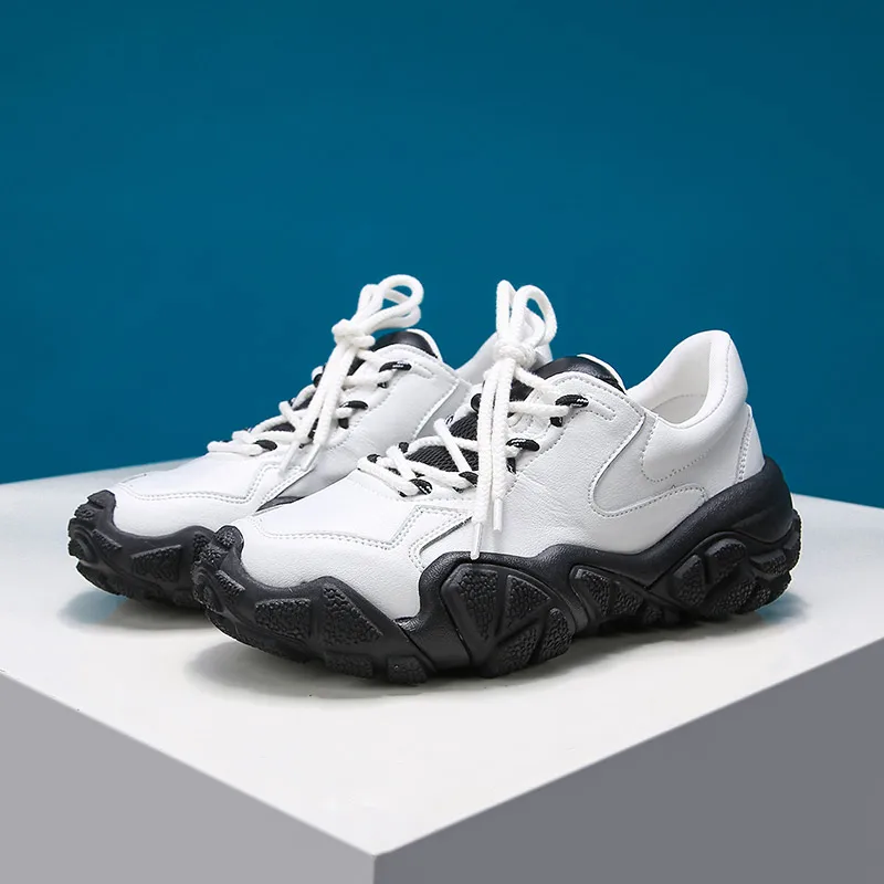 Женские кроссовки на танкетке белые кожаные платформе повседневная обувь осень