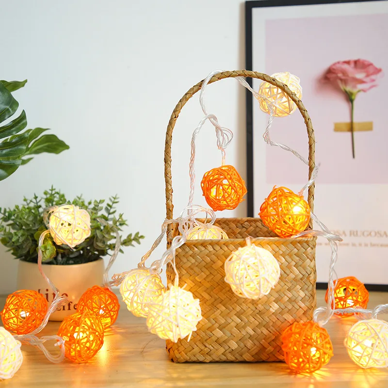 Светильник вая гирлянда с вращающимися шариками ночник Рождественская