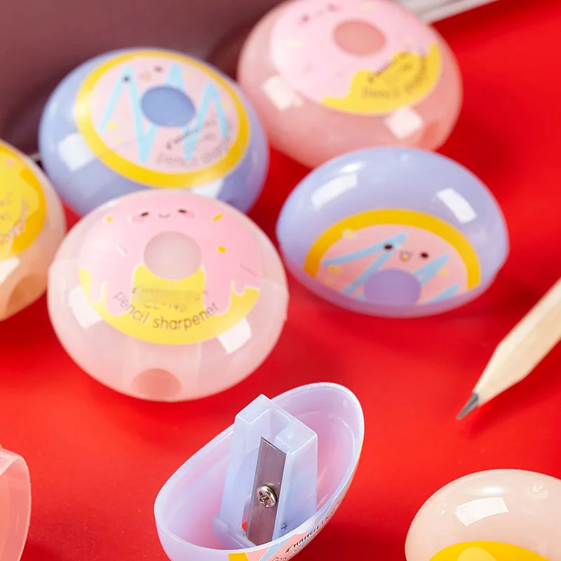 

Милая точилка для карандашей пончик, модная точилка для карандашей с отверстиями, хороший подарок для детского сада, стационарная ручка, но...