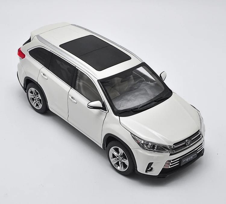Exquisite gift 1:18 Toyota new Highlander alloy model,simulation die-cast metal collection decoration model,free shipping