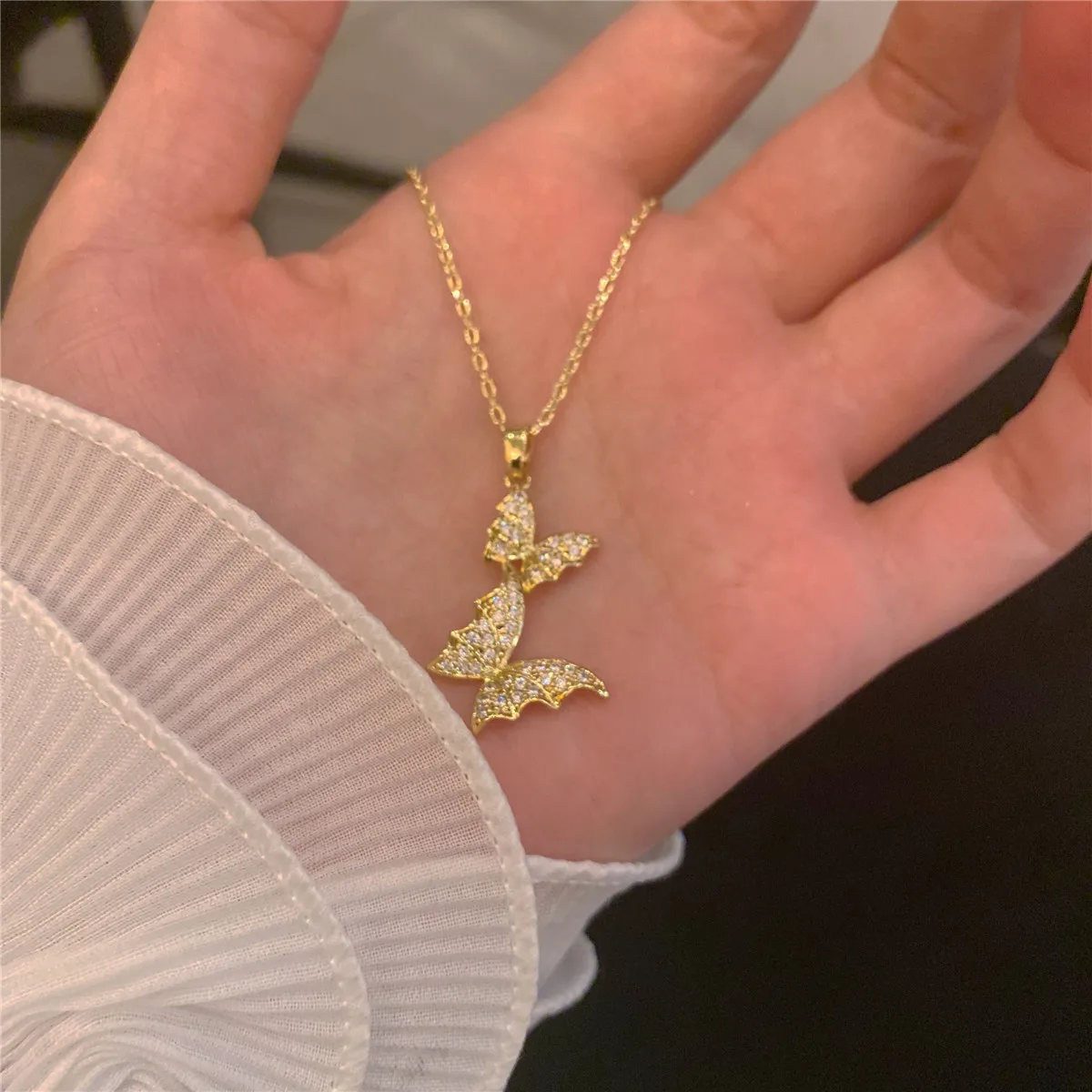 

Ladies Fashion Micro-inlaid Zircon Butterfly Necklace Micro-inlaid Necklace Pendant
