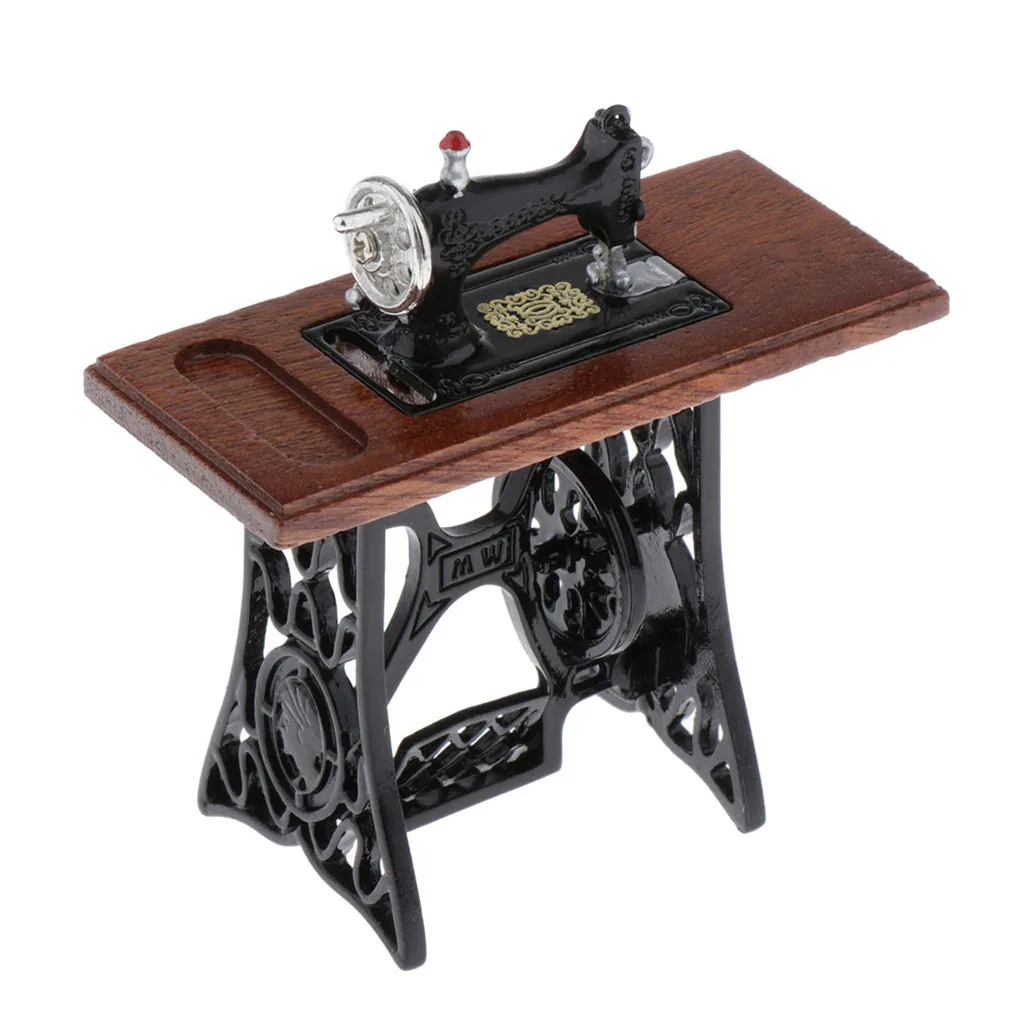 

Miniature Treadle Sewing Machine Doll House Miniature Tailor's Scene Decoration,