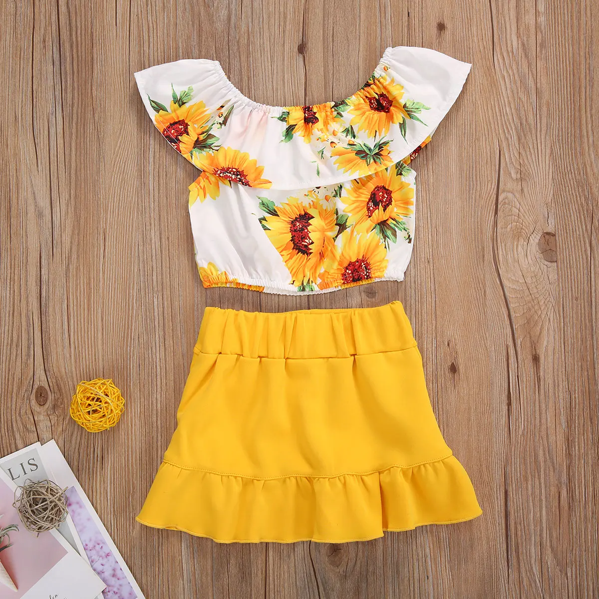 

2Pcs Sweet Baby Girls 1T-6T Outfit Sunflower Printing Flouncing Sleeveless Round Collar Top + Solid Color Short Skirt Set