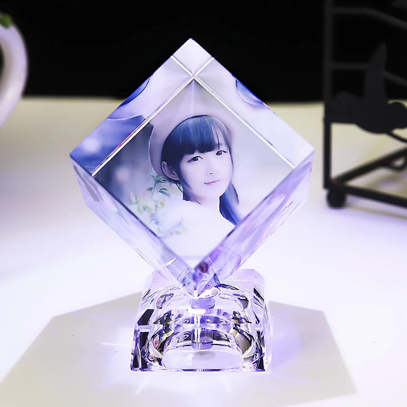 

DIY Crystal Glass Photo Frames Creative Distinctive Family Wedding Memory Spinning Cube Picture Birthday Gift Custom Photo Frame