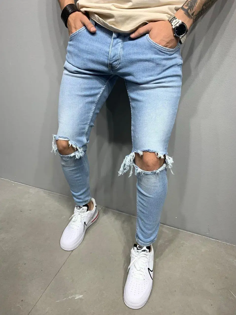 

Ice Blue Knee Cut Streetwear Denim Jean