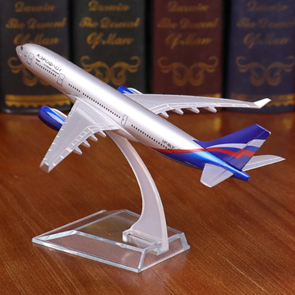 Модель самолета A330 16 см коллекционная с базовым образованием 1/400 | Игрушки и хобби