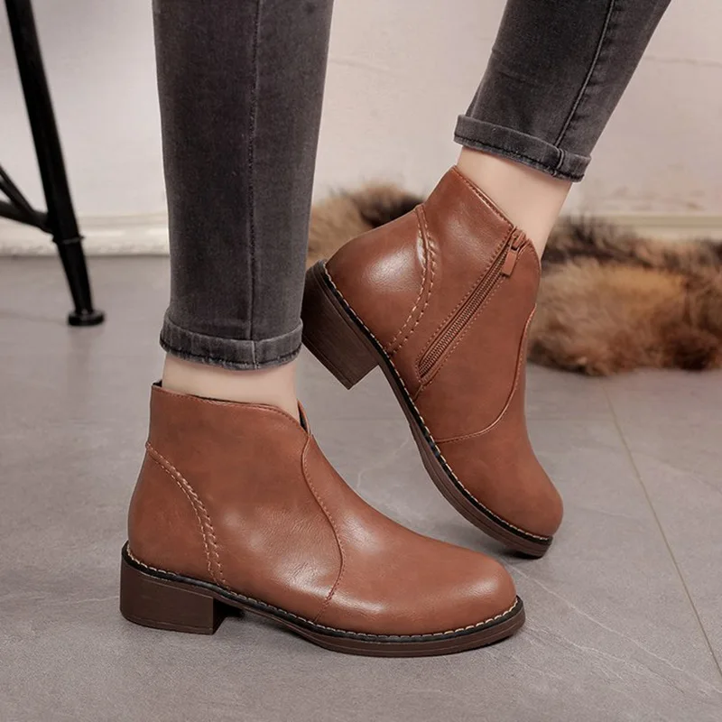 Зимние сапоги с круглым носком из яловой кожи стильные выразительные ботильоны в