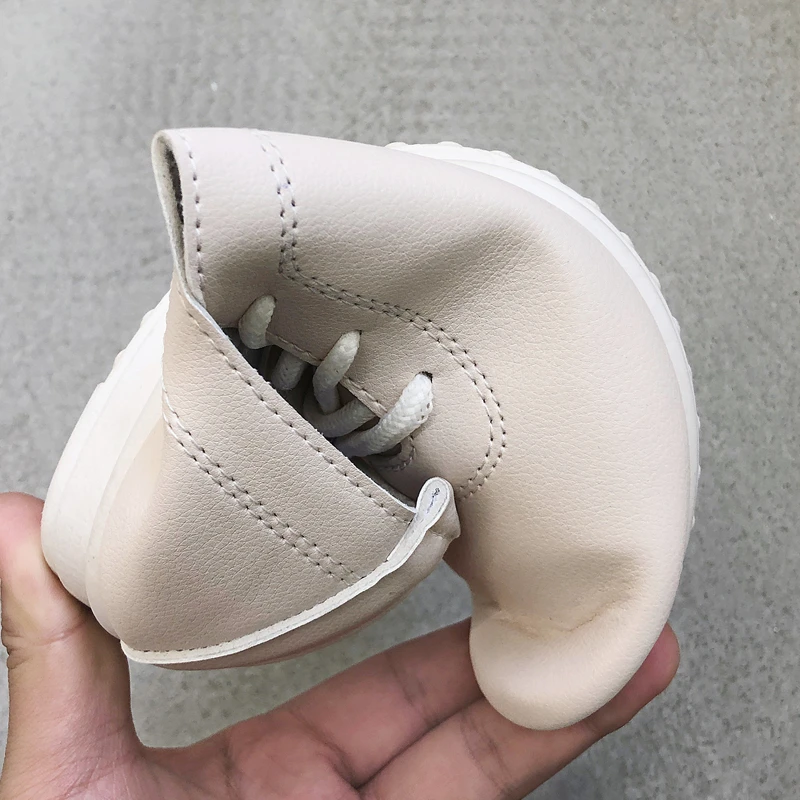 Женские лоферы из натуральной кожи на плоской подошве с круглым носком