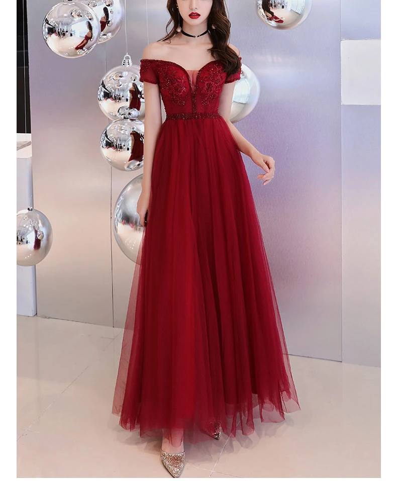 Винно красное тюлевое платье для выпускного вечера с открытыми плечами длинное