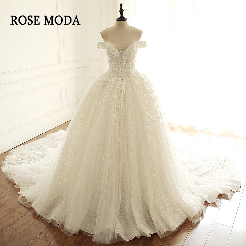 

Rose Moda Off Shoulder Glittering Princess Wedding Dress 2020 with Long Train Lace Ball Gown