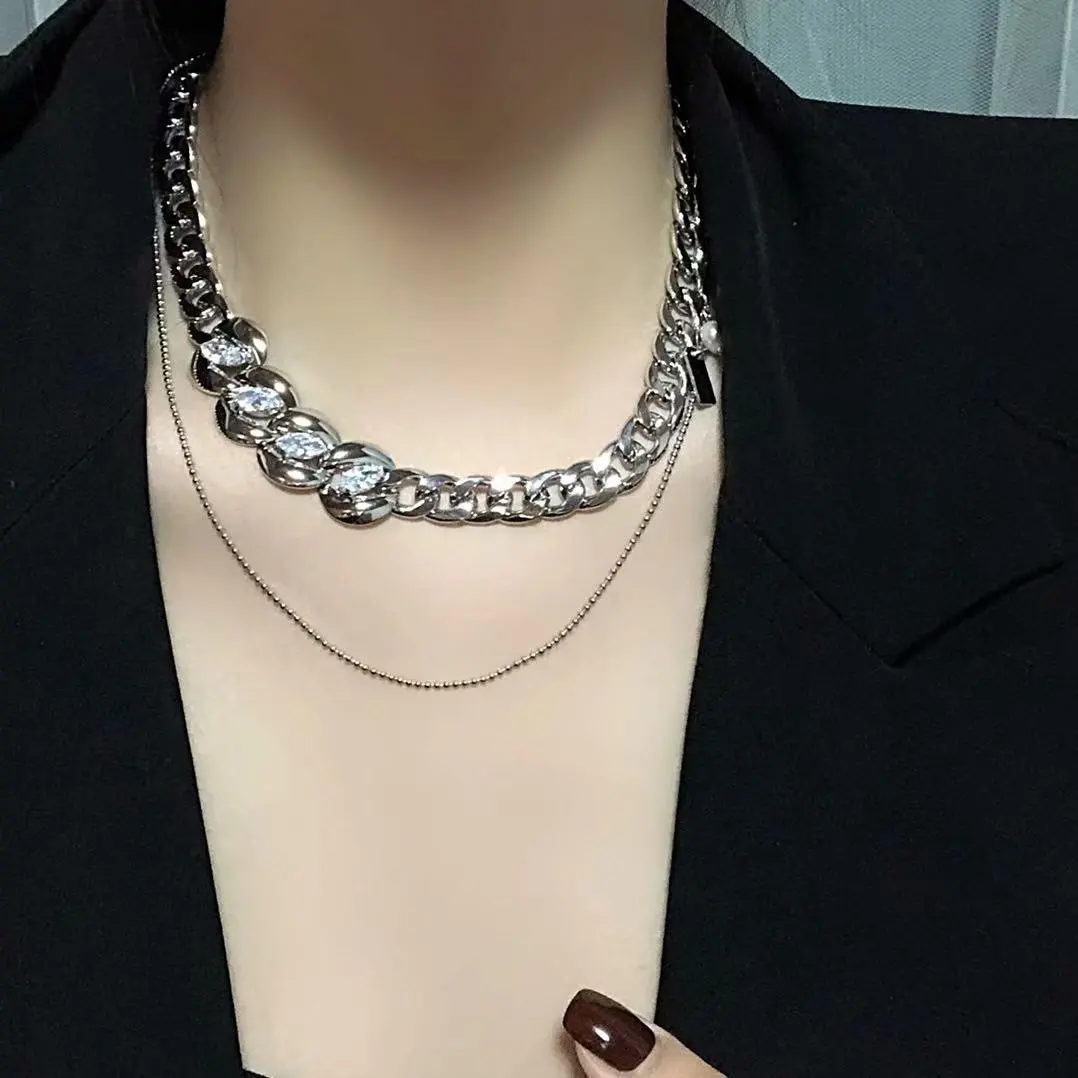 

Fashion New Asymmetrical Rhinestone Retro High Quality Chain Thick Metal Personalized Short Necklace Ladies Necklace