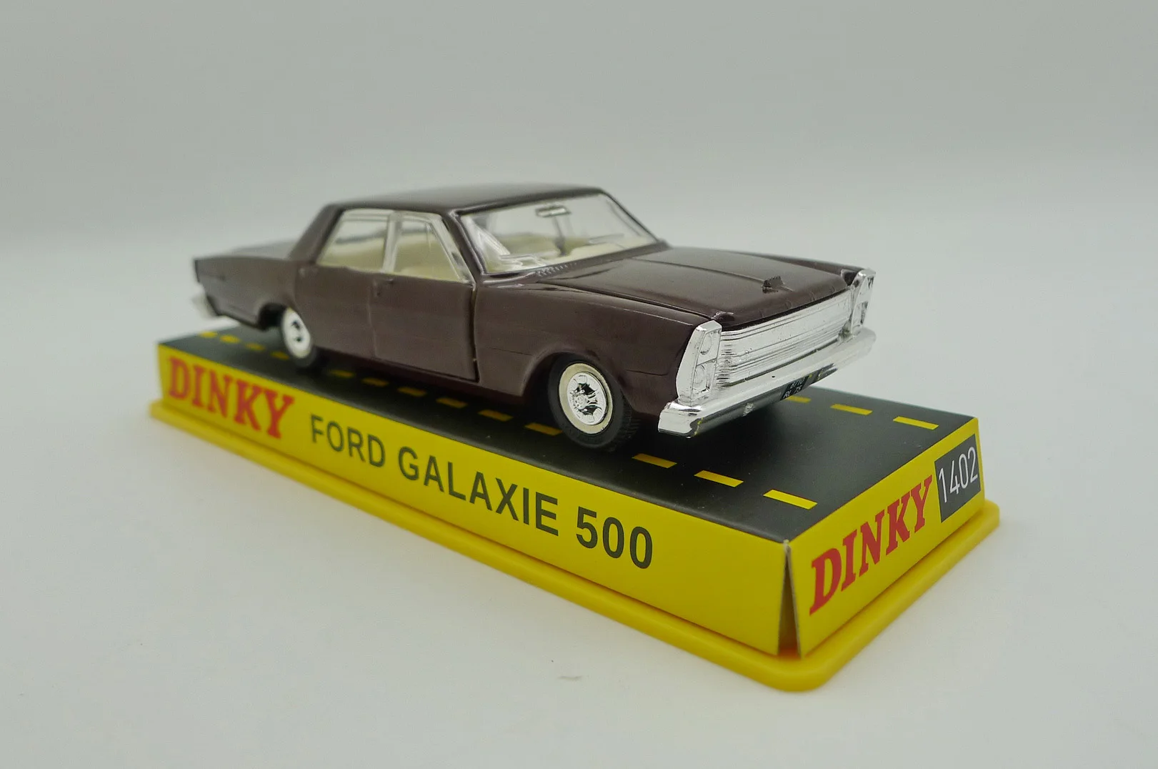 Atlas Dinky Toys 1402 Форд галачи 500 Литой модельный автомобиль