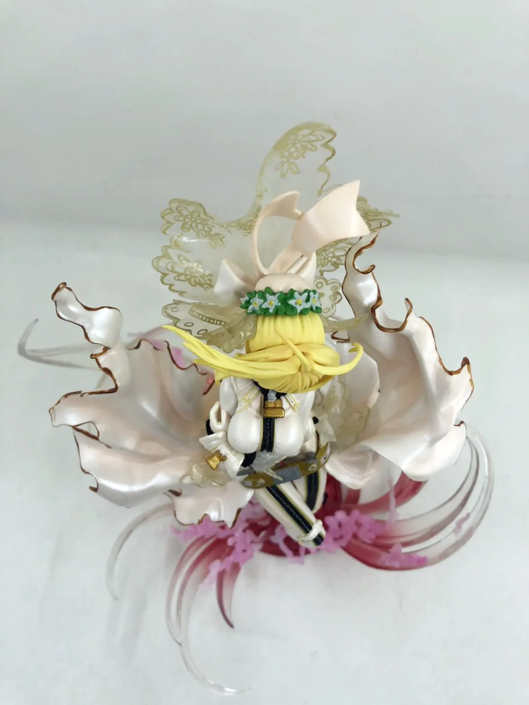 

Fate/Grand Order action model saber Nero figure anime Wedding dress 23cm version collection painted toy gift