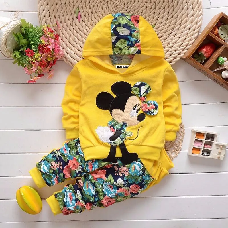 yellow Комплекты одежды из толстого плюша для маленьких девочек зимняя детская одежда 4 цвета толстовки с капюшоном с Минни брюки с жилеткой 3 шт. детская одежда - Цвет: yellow