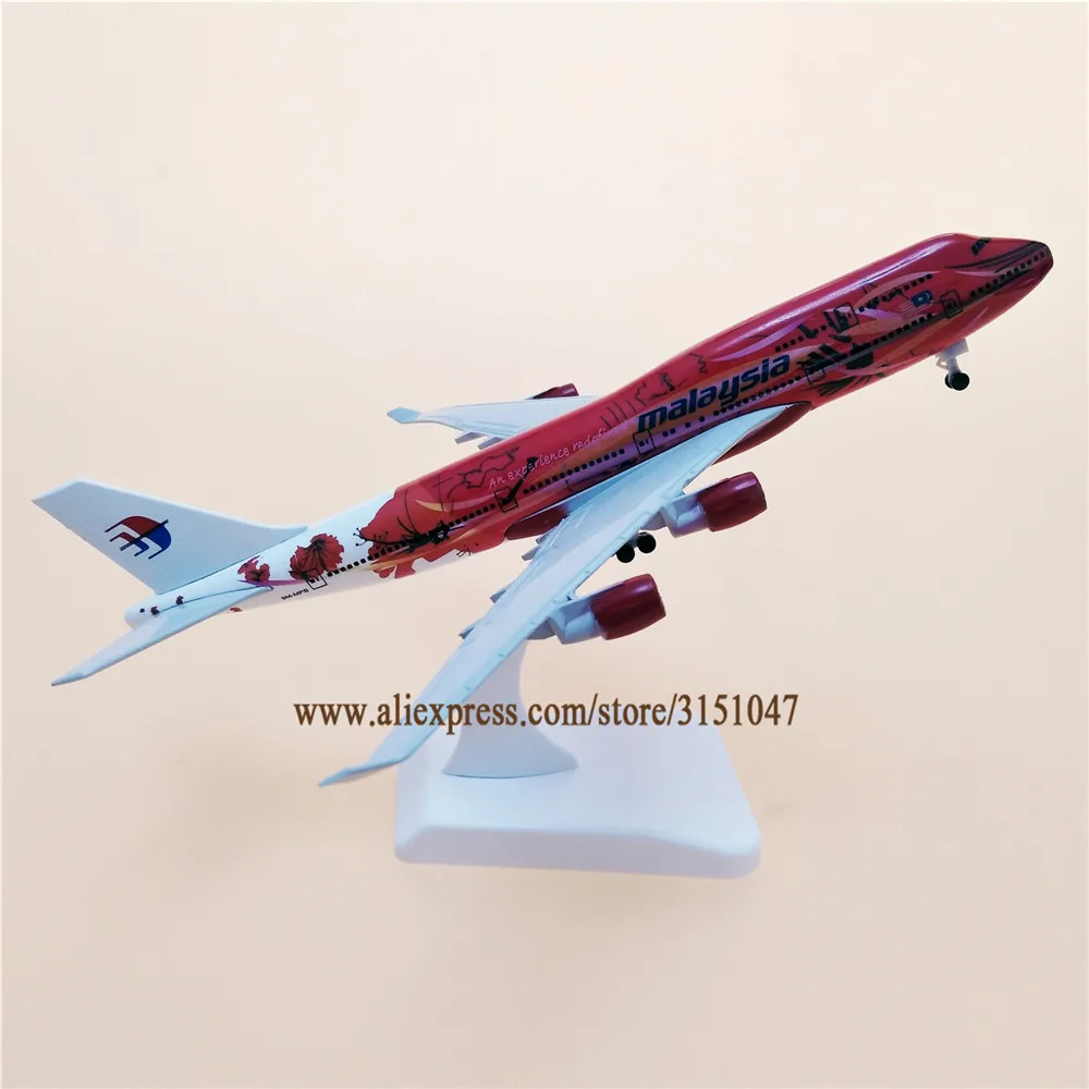 Модель самолета из металлического сплава 20 см красные авиакомпании Malaysia Airlines