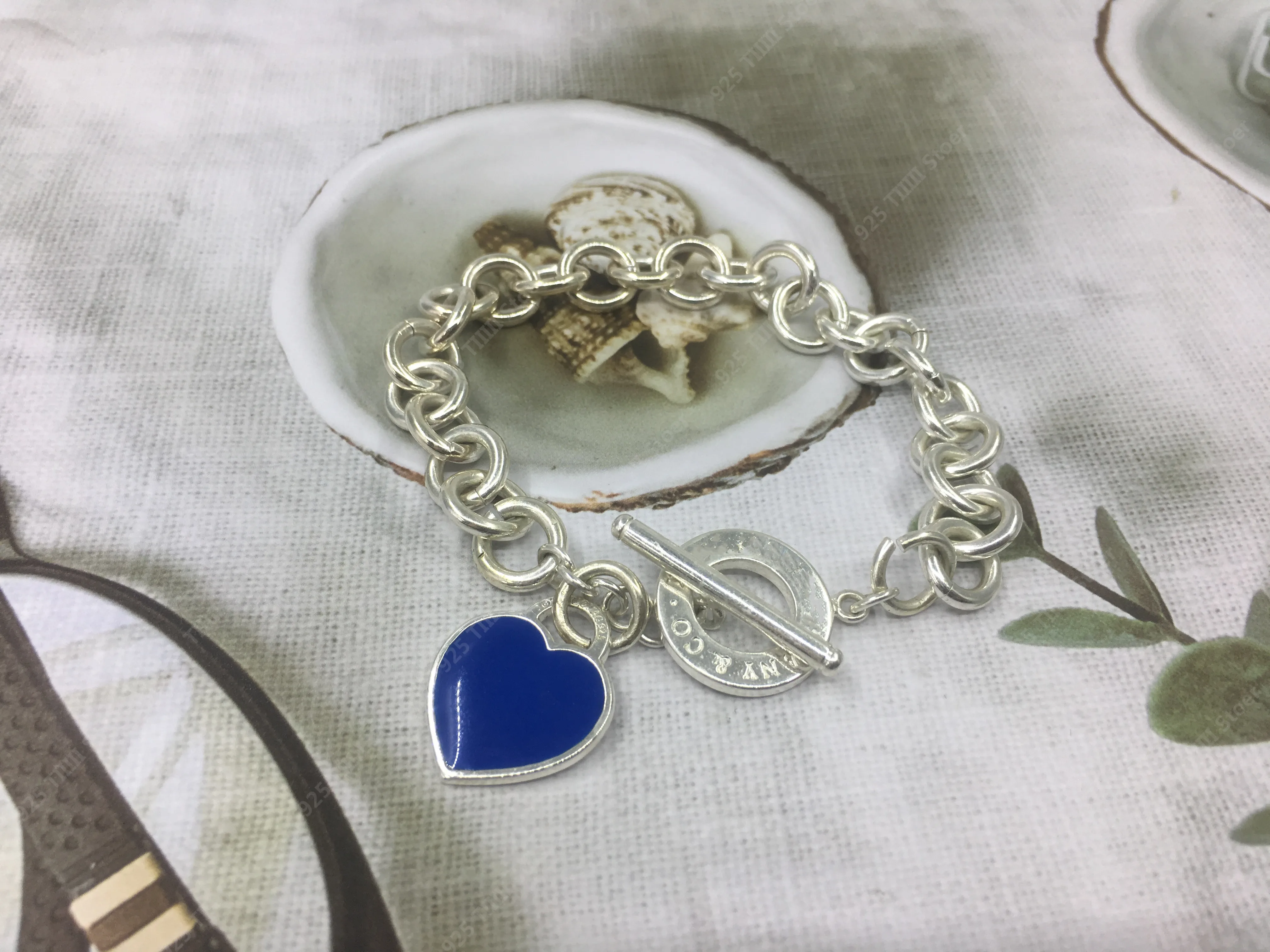 

Ms S925 pure silver heart-shaped blue enamel bracelet, high quality jewelry, romantic style, a birthday present