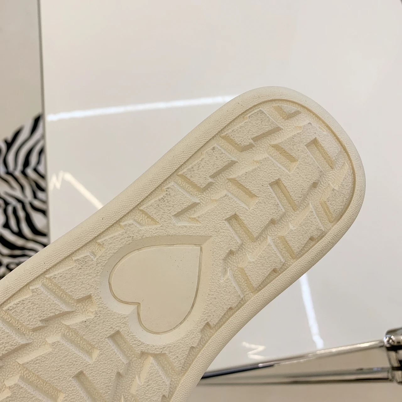 

2021 spring and autumn new retro lattice flat-bottom lace-up women's shoes leopard-print sneakers canvas shoes