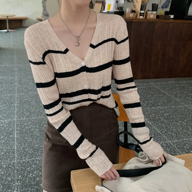 Женская трикотажная одежда в полоску весенне-осенний тонкий маленький кардиган