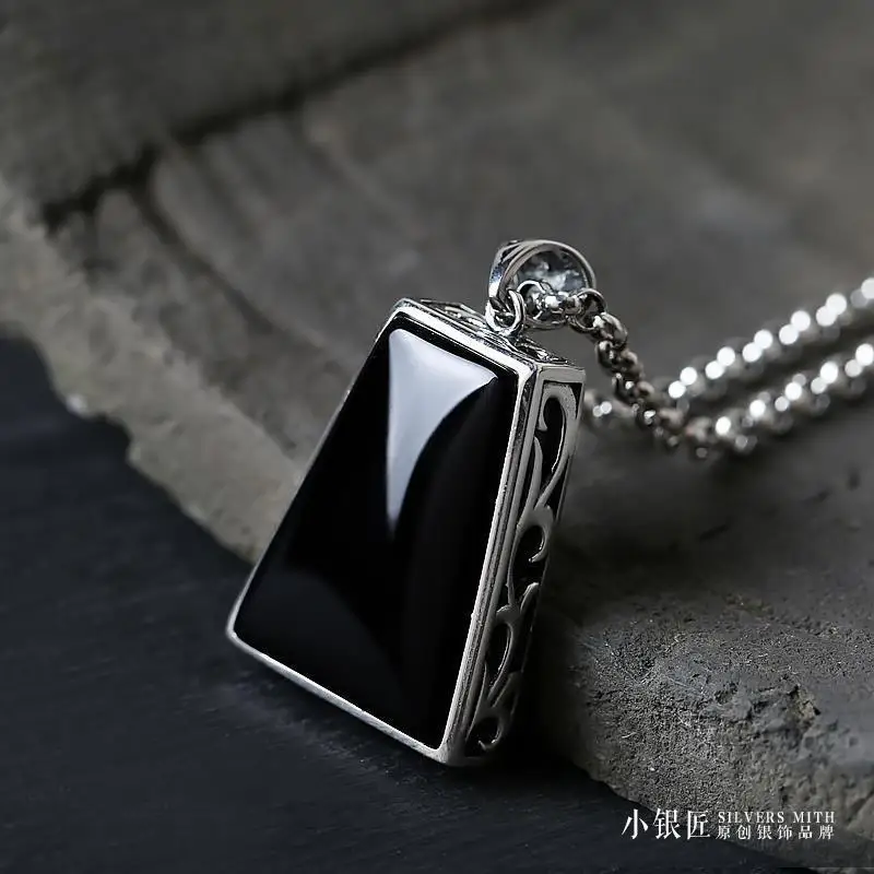 

Original Retro National Style Silver Imported Thai Silver Natural Black Agate Sterling Silver Stylish Pendant Sweater Chain Neck
