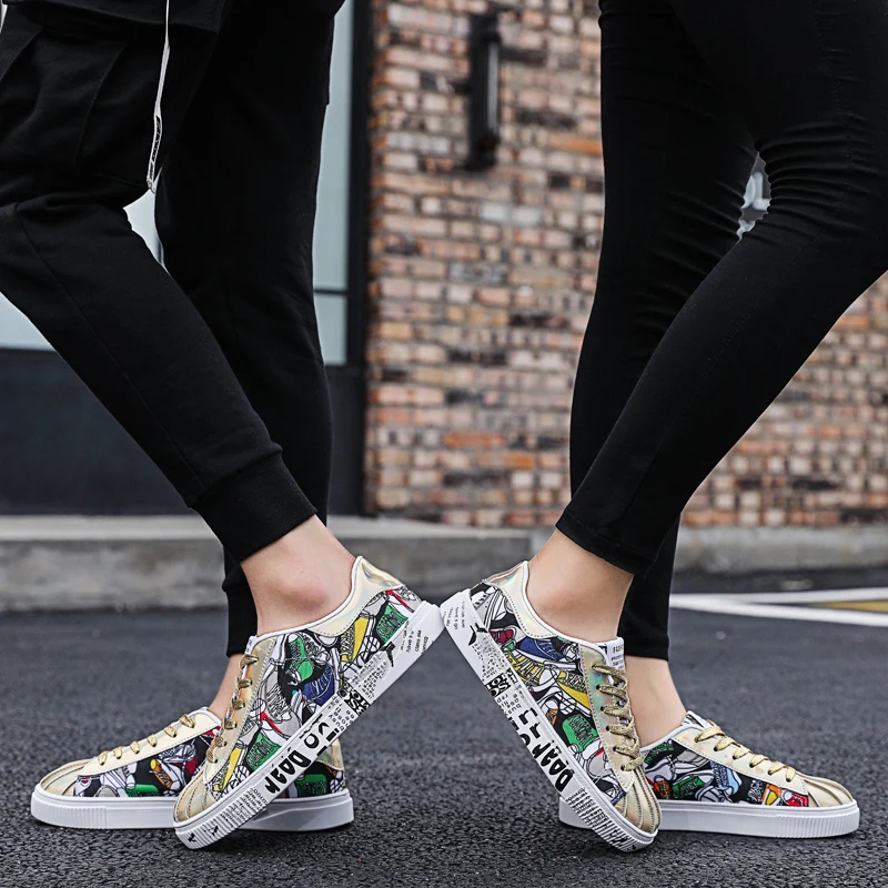 Fashion Graffiti Printed Golden Superstar Skate Sneakers Men Women Size 36-46 Classic Low Falt Glitter Shell Shoes Trainers Men