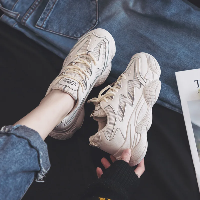 Женские кроссовки на платформе в стиле ретро белые из дышащей сетки C2 13 осень