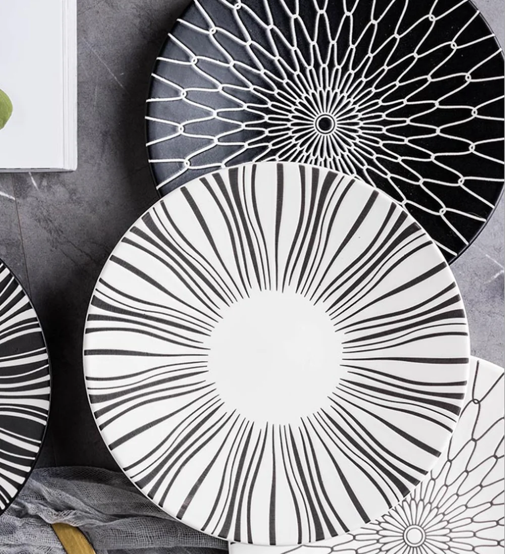 Керамическая тарелка с черно белыми линиями 26 5*26 5 см|Блюдца и тарелки| |