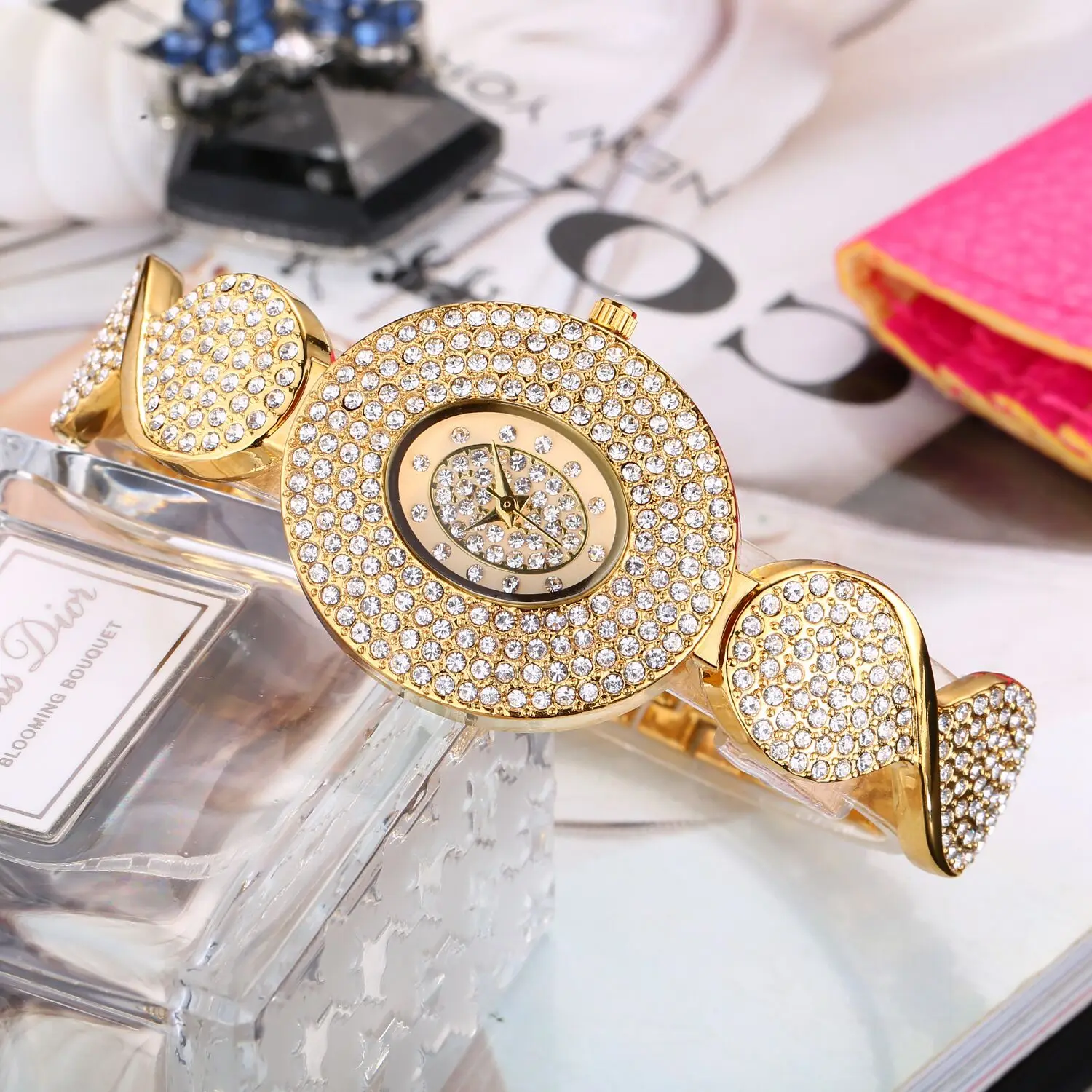 

MISS FOX 2021 New Fashion Leisure Women's Watch Quartz Watch Diamond Inlaid Stainless Steel Travel Time