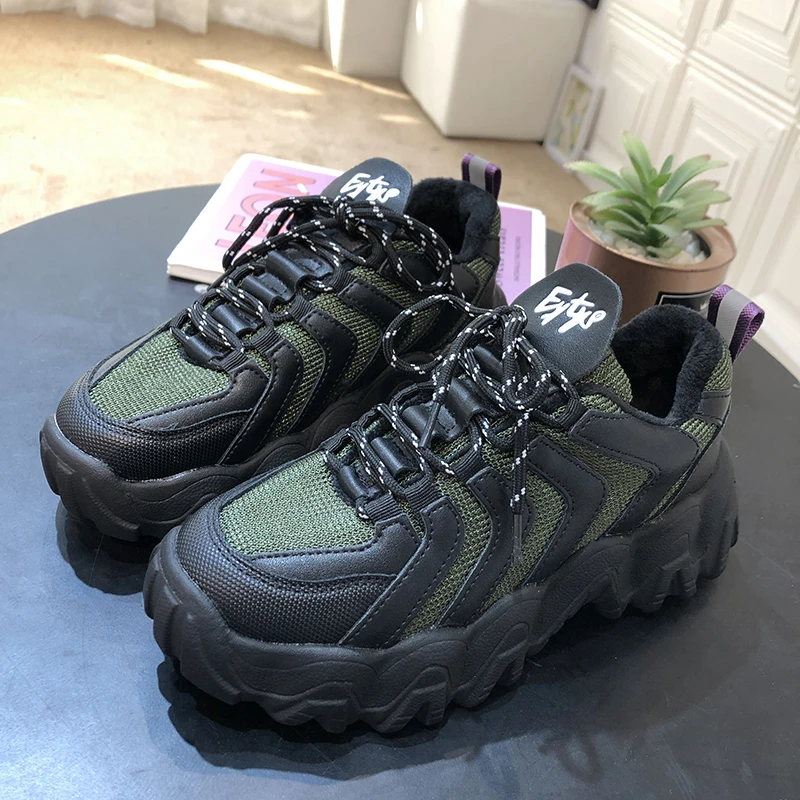 Женские кроссовки на платформе Fujin зимние теплые плюшевые разных цветов с