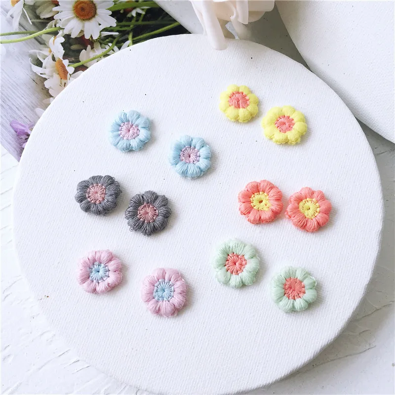 

48Pcs/Lot 1.8CM Fabric Contrast Embroidery Delicate Flowers Appliques For Clothes Sewing Supplies DIY Hair Clip Accessories
