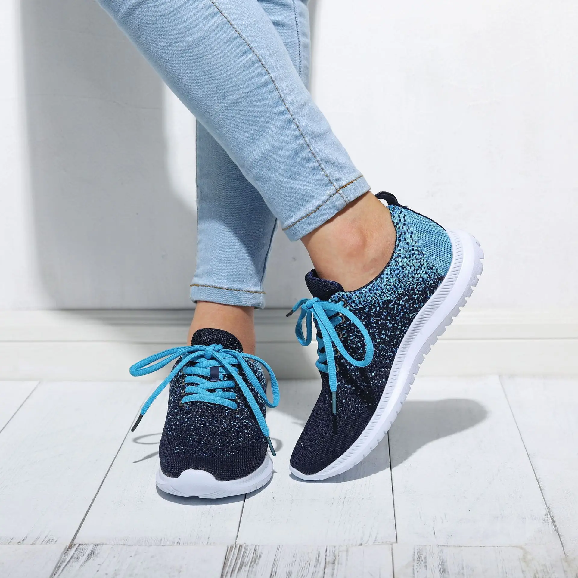 Модные кроссовки женские теннисные туфли сетчатая Ультралегкая дышащая