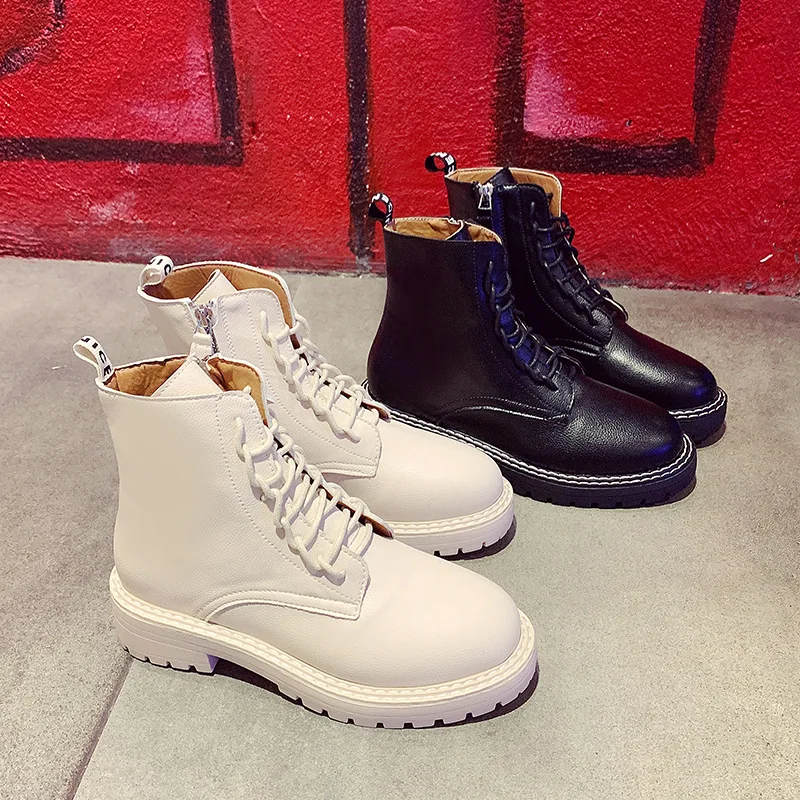 Женские армейские ботинки на не сужающемся книзу массивном каблуке в стиле ретро