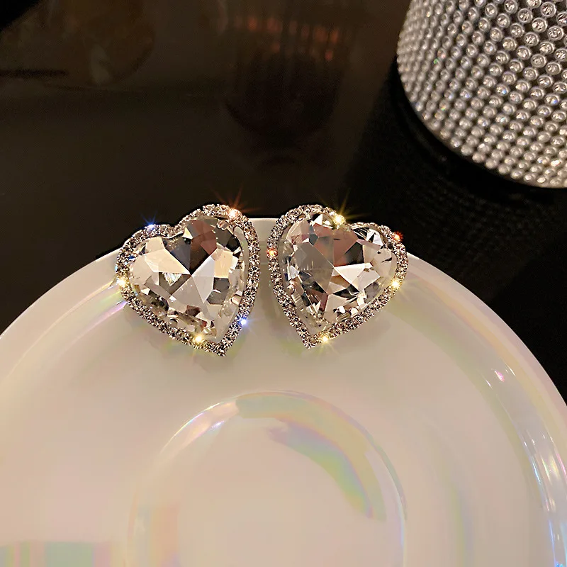 

Love Heart Crystal Clip Earrings for Women Bijoux No Pierced Geometric Rhinestone Ear Clip Statement Jewelry