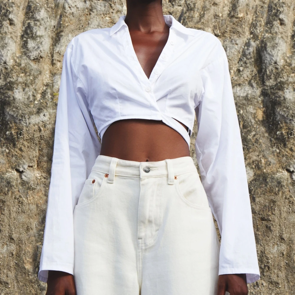 

Блузка женская демисезонная с длинным рукавом, на пуговицах