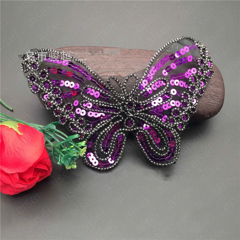Нашивка из ткани с блестками вышитая бабочка образец изготовление на заказ
