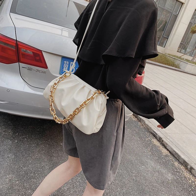 

Gold Chain Shoulder Bags for Women 2020 Solid Color Luxury Cloud Bag Female Crossbody Messenger Handbags Lady Party Clutch