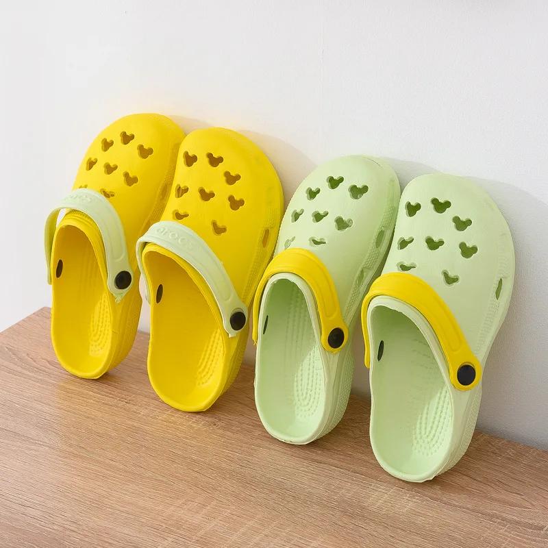 

Summer 2021 New Flat-bottomed Outer Wear Light-soled Women's Hole Shoes New Cute Baotou Slippers